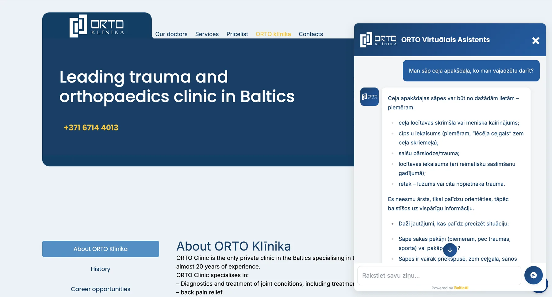 Виртуальный ассистент ORTO Klīnika на сайте клиники отвечает на вопрос пациента о боли в колене: называет возможные причины и задаёт уточняющие вопросы